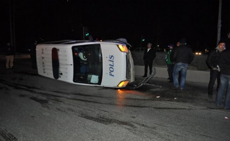 Polis otomobili kaza yaptı: 2 polis yaralı