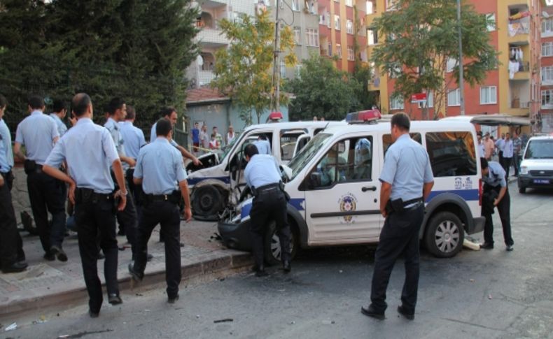 Polis araçları kafa kafaya çarpıştı: 5 polis yaralandı