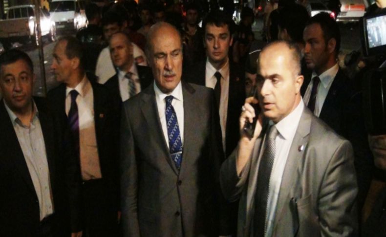 Polislere moral ziyaretinde bulunan Vali Mutlu: Milletin duaları onlarla