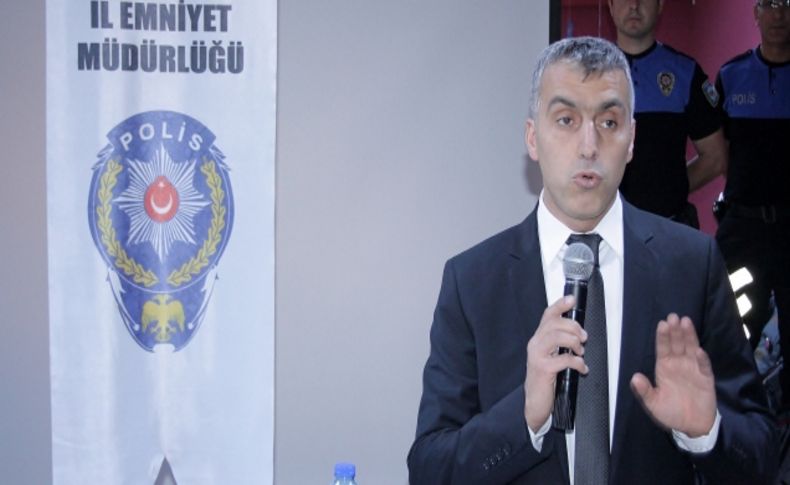 Polisten kırtasiye yardımı alan öğrenciler, 'başarı' sözü verdi