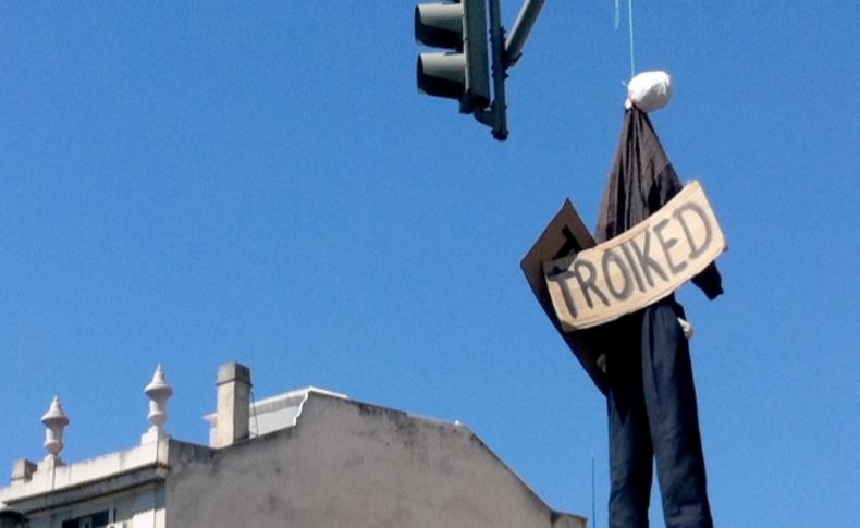 Portekizlilerden Troyka'ya şok protesto