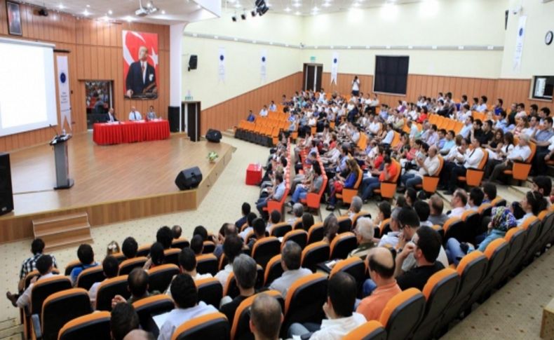 Prof. Dr. Uluçam, üniversite öğretim elemanlarıyla Bologna sürecini konuştu