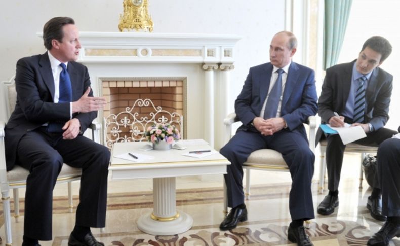 Putin, Cameron ile Suriye'yi görüştü