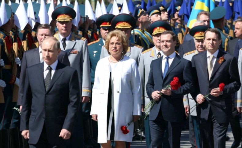 Putin, Gürcü halkının 9 Mayıs Zafer Bayramı'nı kutladı