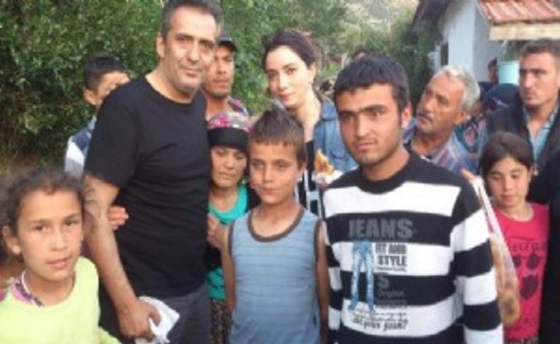 11 işçinin öldüğü köye sanatçı ziyareti