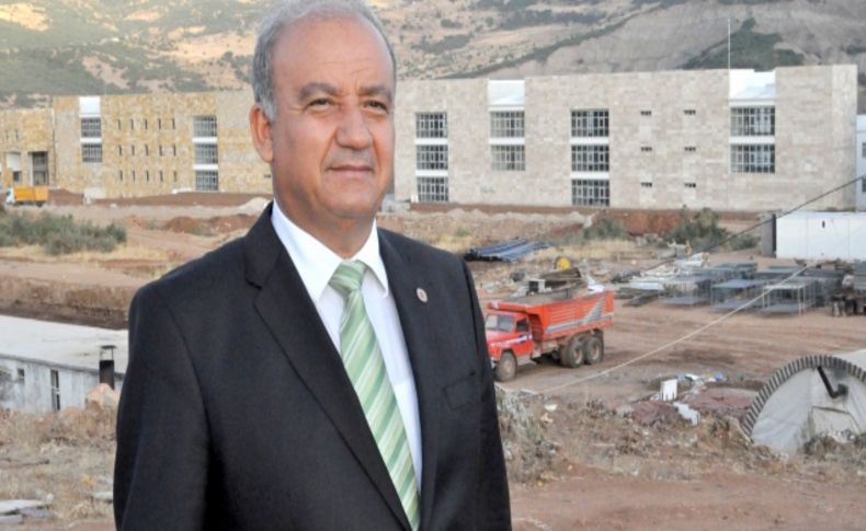 Rektör Boztuğ: Cami ve cemevi projesini yürekten destekliyorum