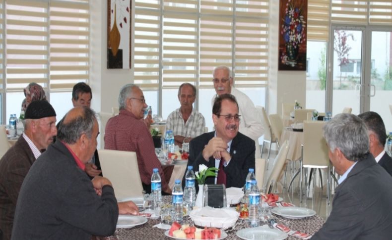 Rektör Coşkun, yeni gelecek bin 300 öğrenciye yer arıyor
