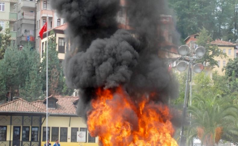 Rize’de itfaiye ekiplerinin tatbikatı nefes kesti