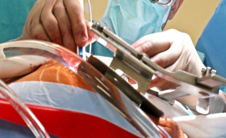 Rusya’da cerrah, torbacının midesinden çıkardığı eroini çaldı