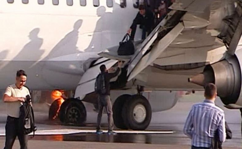Rusya’da iniş yapan uçağın tekeri alev aldı, 140 yolcu tahliye edildi