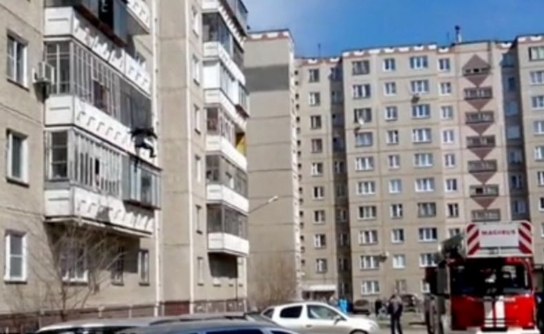 Rusya'da kendisini 8. kattan yere atan sarhoş sağ kurtuldu