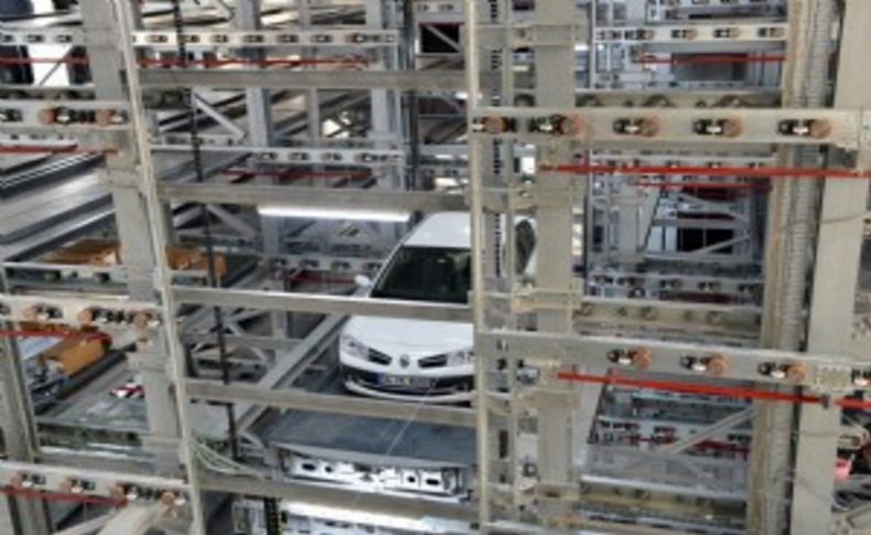 Türkiye’nin en büyük “tam otomatik otoparkı” İzmir’de açılıyor