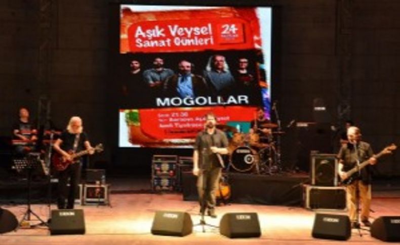Efsaneden İzmirlilere müzik ziyafeti