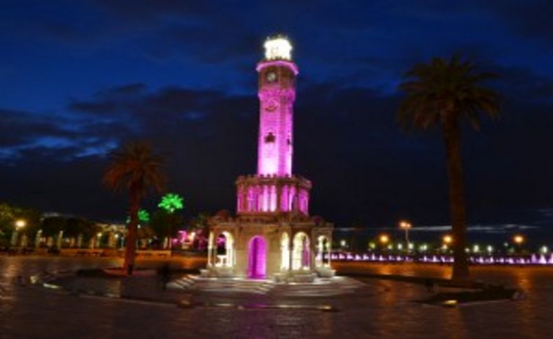 İzmir'in simgesinde rengarenk farkındalık