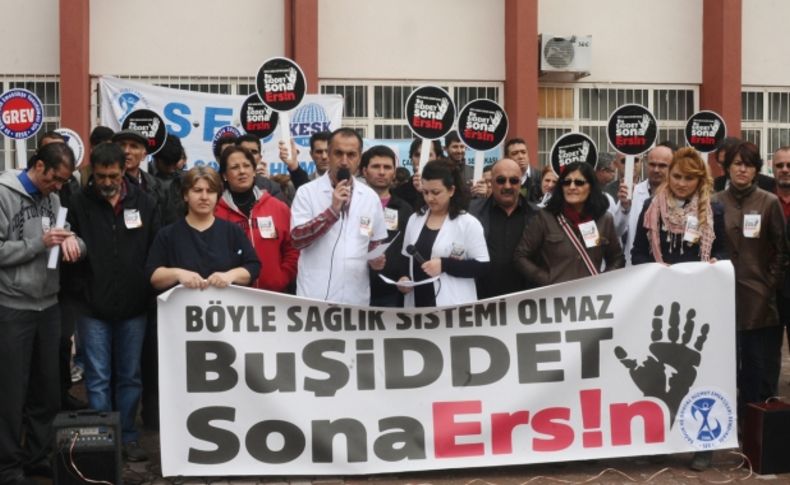 Sağlık çalışanları, Dr. Ersin Arslan'ın ölüm yıldönümünde grev yaptı