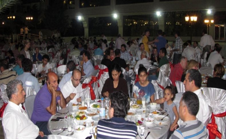Sağlık çalışanları HASDER'in iftarında buluştu