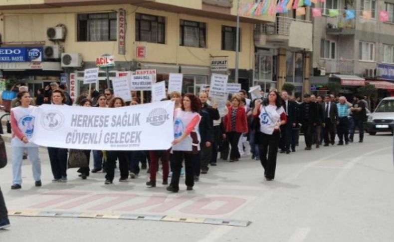 Sağlık çalışanları öfkeli ve kırgın