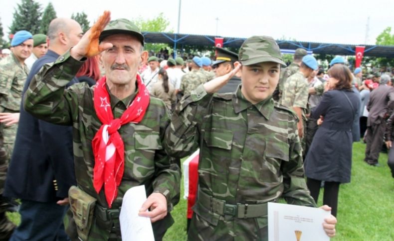 Sahte raporla görevden kaçanlara inat engellerine rağmen asker oldular