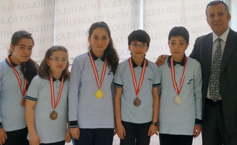 Sakarya Fatih Koleji, Uluslararası Bilgi Yarışması'nda 6 madalya kazandı