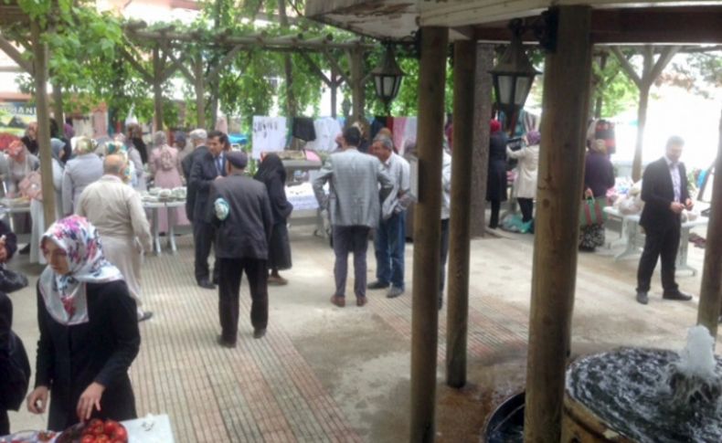 Şaphane'de öğrenciler yararına kermes düzenlendi