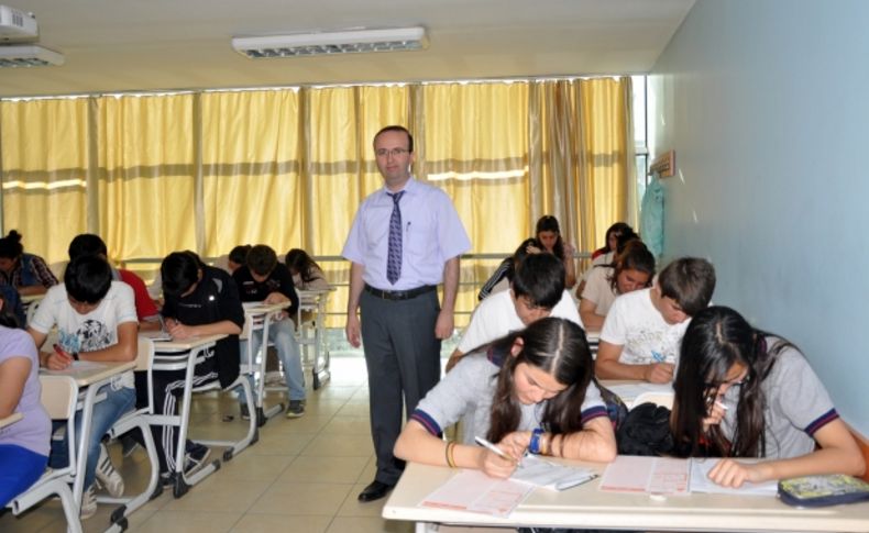 'Sarıgöl O'nu Okuyor' bilgi yarışmasına 500 öğrenci katıldı