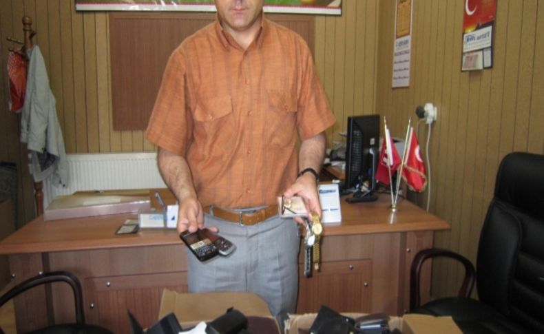 Şehir içi toplu ulaşımda unutulan yüzlerce eşya sahiplerini bekliyor