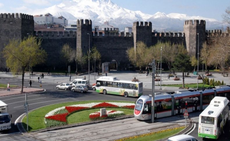 Şehir içi ulaşımda her gün 9 bin 100 sefer yapılıyor