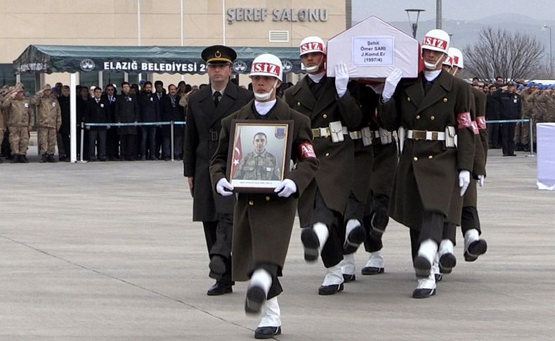 Şehit asker memleketi İzmir'e uğurlandı