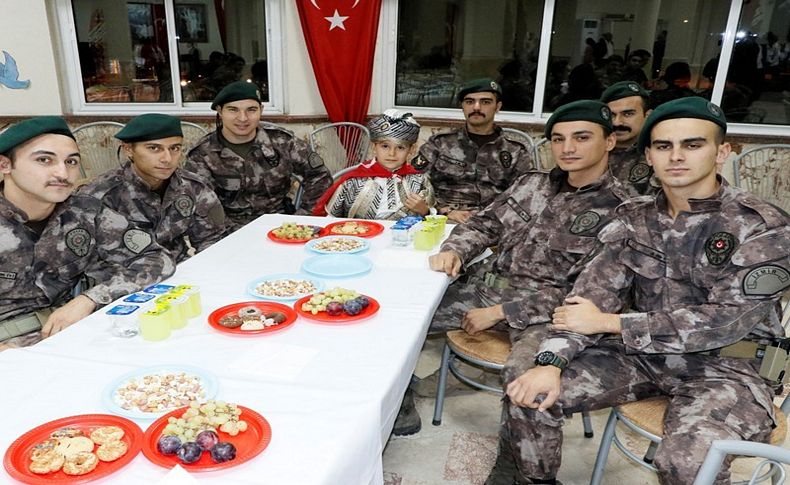 Şehit oğluna sünnet kınası