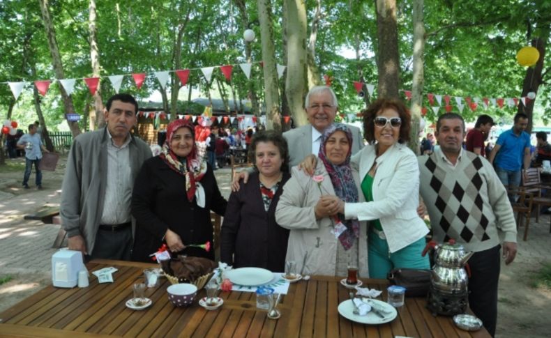 Şehit ve engelli anneleri ile engelli çocuklar kahvaltıda bir araya geldi