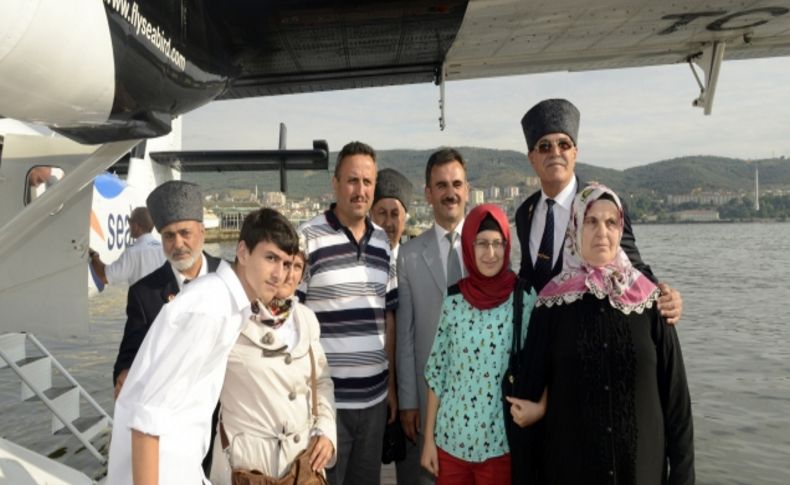 Şehit yakınları ve gaziler havadan körfez turu attı