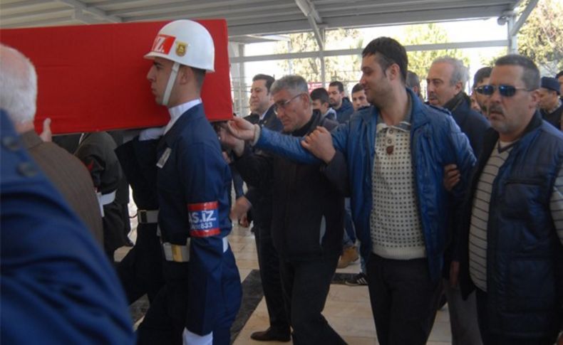 İzmir şehidini uğurladı: Diyarbakırlı babadan yürek yakan feryat