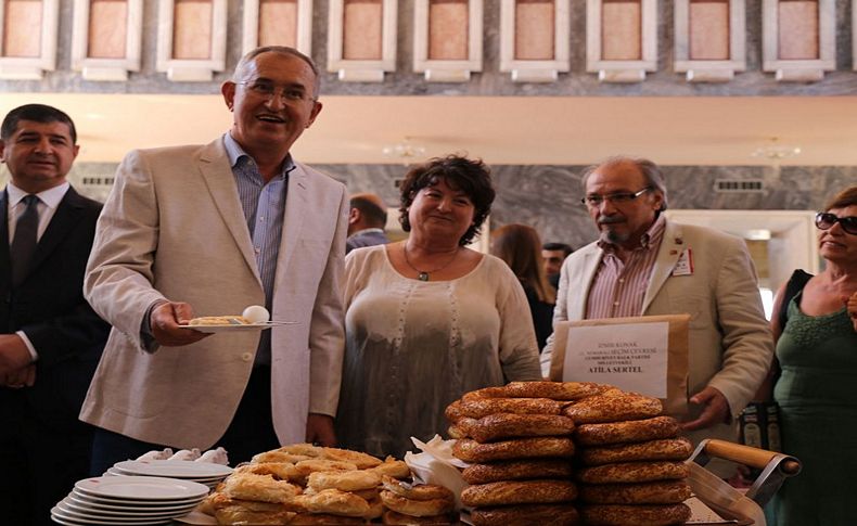 Sertel Mecliste boyoz-gevrek dağıttı