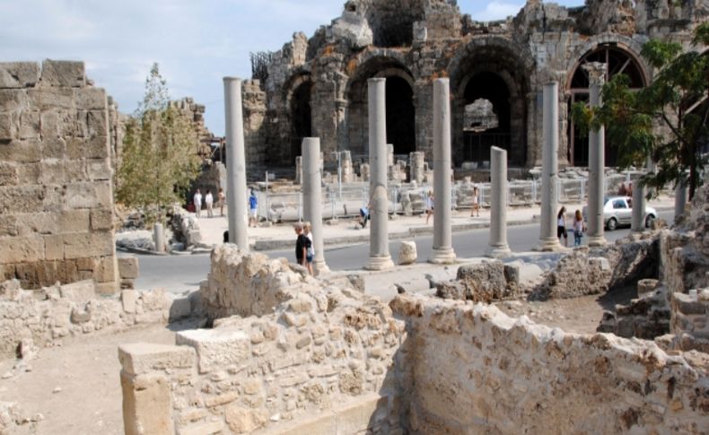 Side antik kentin 66 yılda yüzde 10'u ancak gün yüzüne çıkarılabildi