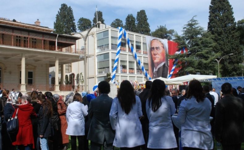 Şifa Üniversitesi, 23 Nisan da İzmirli çocuklara ücretsiz bakacak
