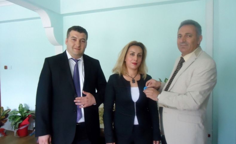 Sigarayı bırakan sağlık çalışanına rozet