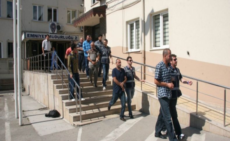 Silah kaçakçılığı operasyonunda 8 kişi gözaltına alındı