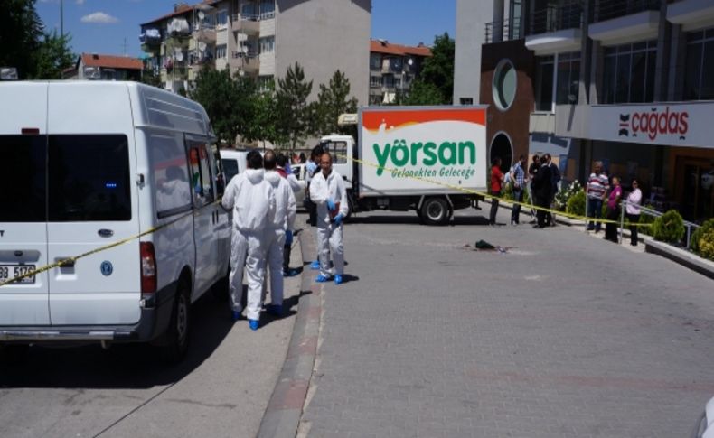 Silahlı iki kişi para aracını gasp etti, sürücü ağır yaralı (2)