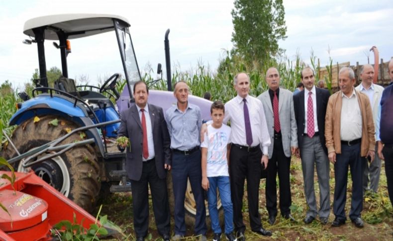 Sılajlık soya ve mısır ekili tarlada hasat yapıldı