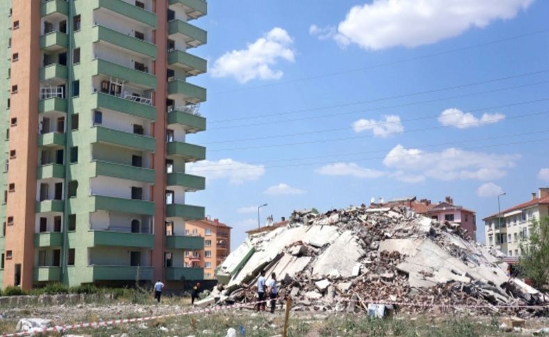 Sincan’da 10 katlı boş bina çöktü