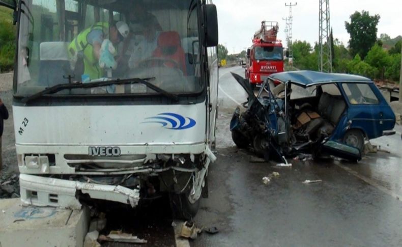Sinop'ta trafik kazasi: 2 ölü, 16 yaralı
