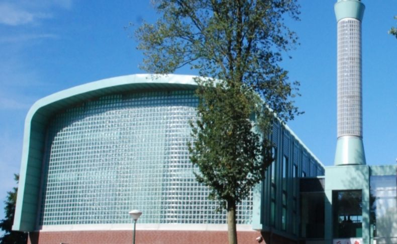 Soest Fatih Camii görkemli bir törenle ibadete açıldı