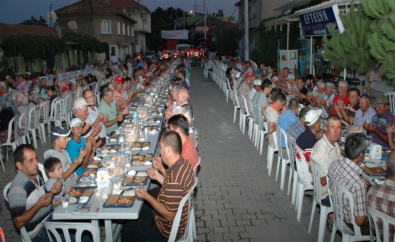 Sokak iftarları Menemen'de