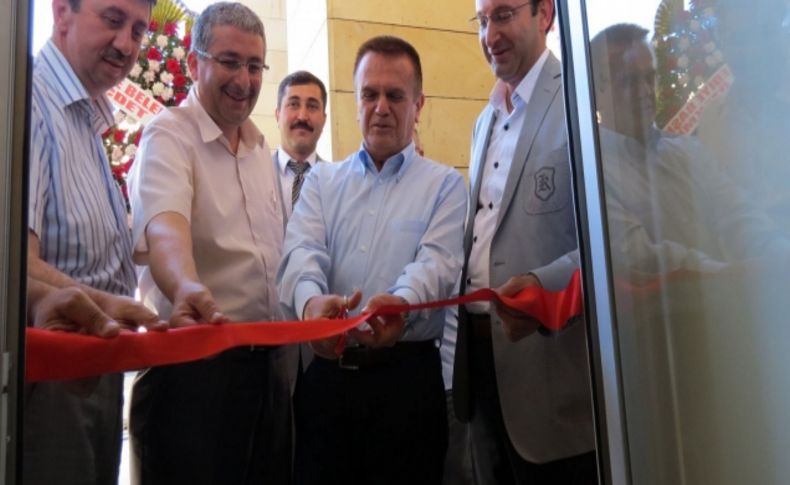 Söke Özel Güven Koleji yıl sonu karma resim sergisi açtı