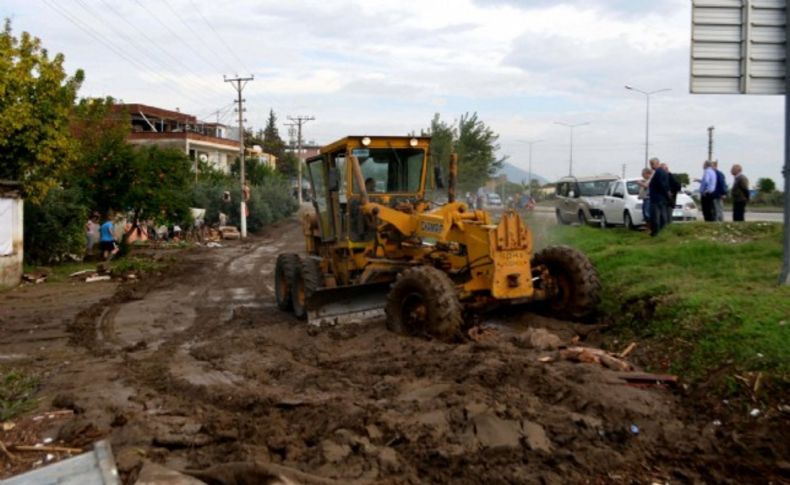 Söke sağanak yağmura teslim oldu