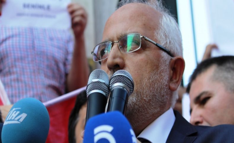 SP'liler Mısır'daki darbeyi Abdülhamit'in türbesi önünde protesto etti