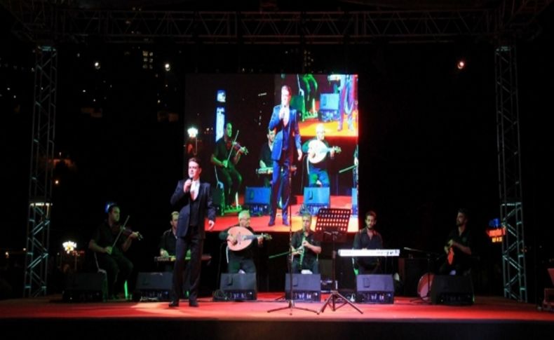 Süleyman Soylu, Bahçeşehir’de musiki dinledi