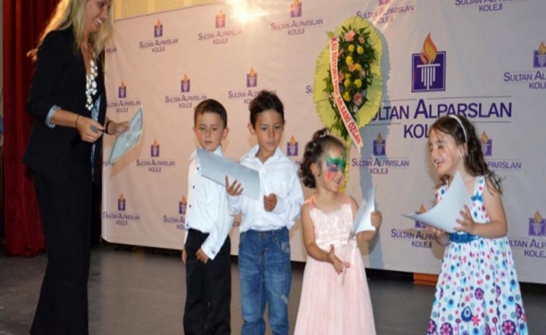 Sultan Alparslan Koleji İngilizce Yaz Okulu, sertifika töreniyle sona erdi