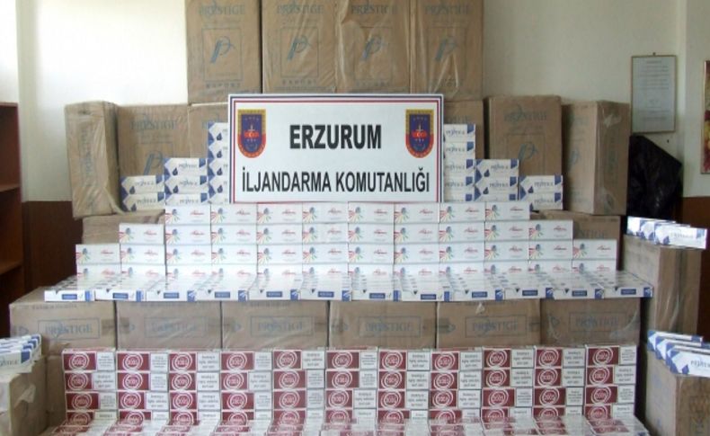 Şüpheli araçtan 6 bin 600 paket kaçak sigara çıktı