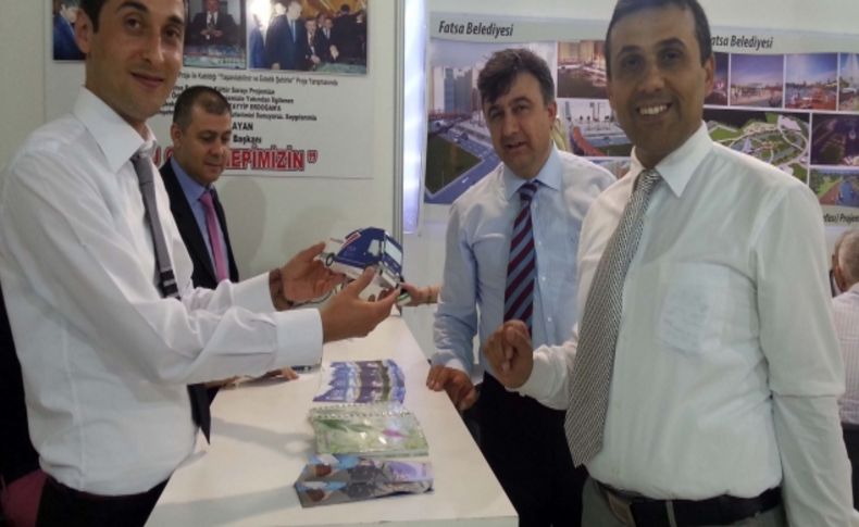 Sürat Kargo, Feshane’de stant açan belediye ve firma stantlarını ziyaret etti